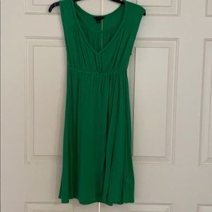 Beautiful green dress! Perfect for summer